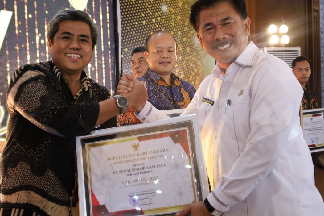 PT Sumalindo Hutani Jaya Raih Kutai Kartanegara CSR Award