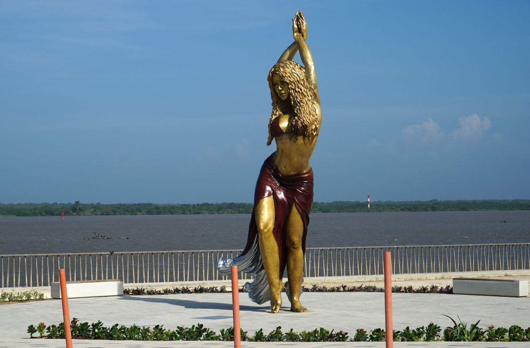 Patung Shakira Didirikan di Kampung Halamannya Kolombia
