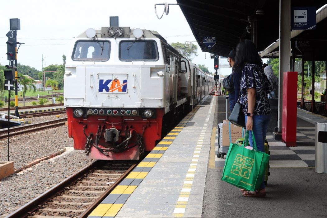 Stasiun Cirebon sudah Diserbu Wisatawan dan Pemudik
