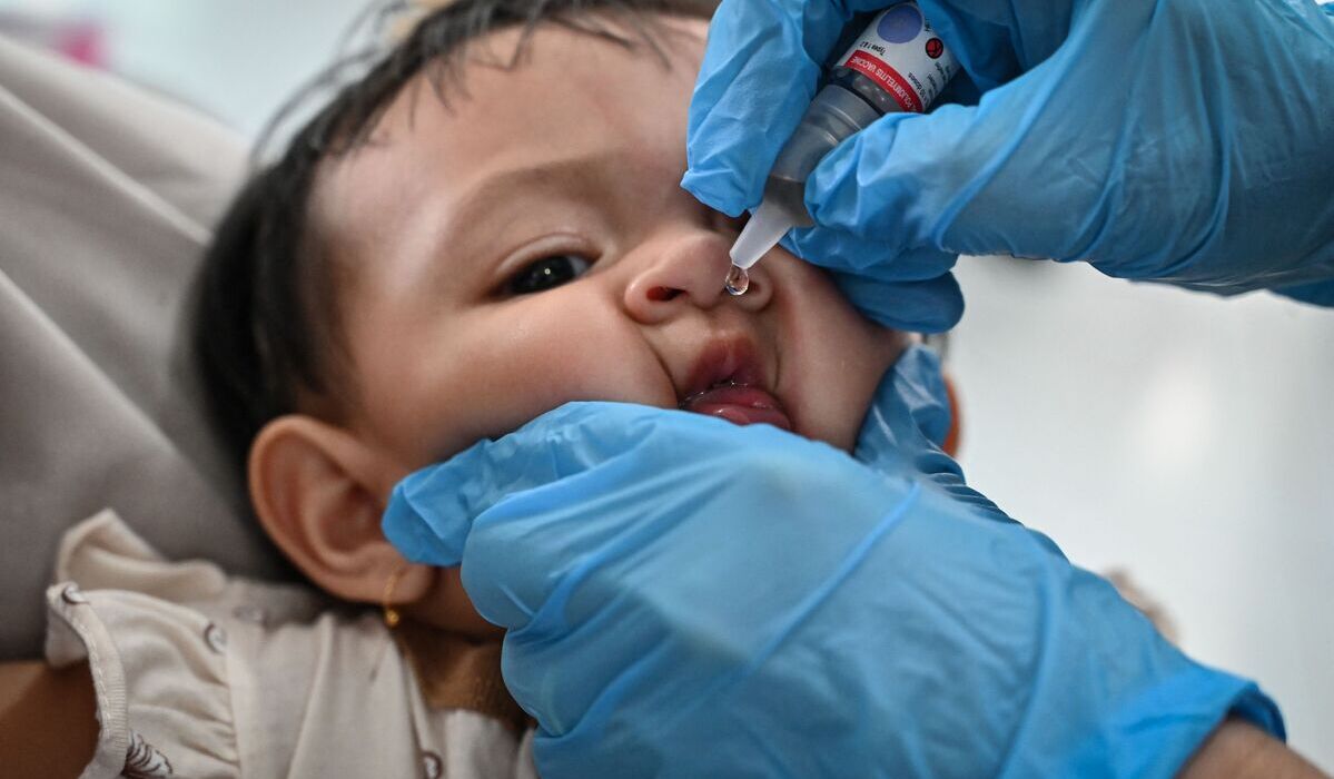 Imunisasi Polio di Daerah Harus Dikebut