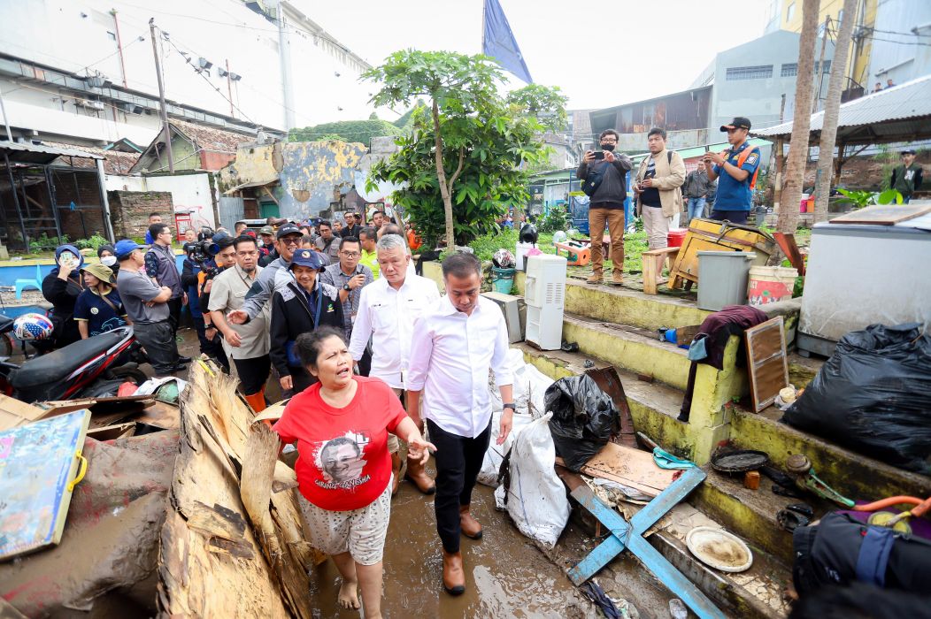 Pemerintah Kota Bandung Bantu Rehabilitas Rumah Warga yang Rusak Akibat Banjir di Braga